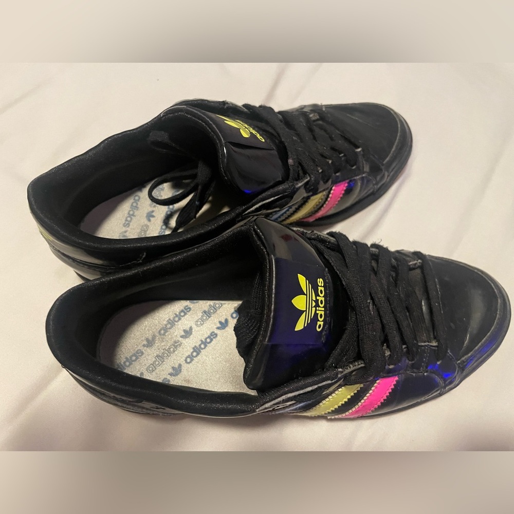 Adidas Women’s Sleek Black Patent Sneakers with Colored Stripes Vintage Size 7 - Picture 8 of 9
